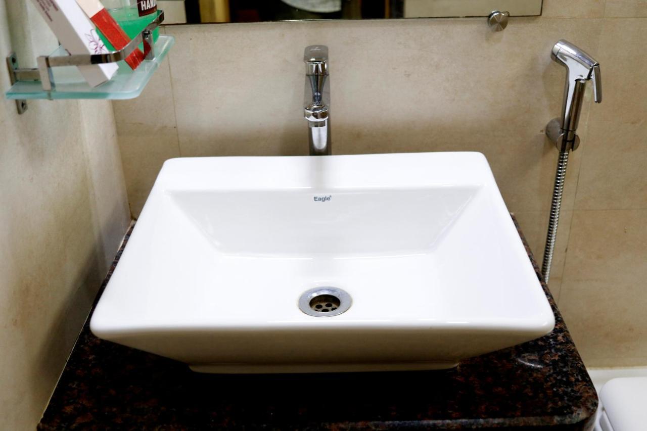 The Myriad Hotel Bhayandar Eksteriør bilde