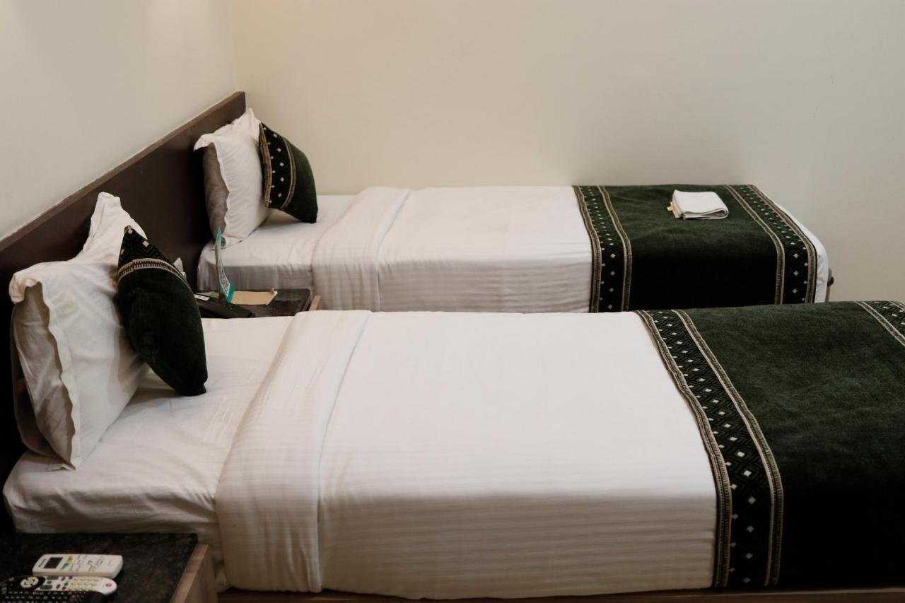The Myriad Hotel Bhayandar Eksteriør bilde