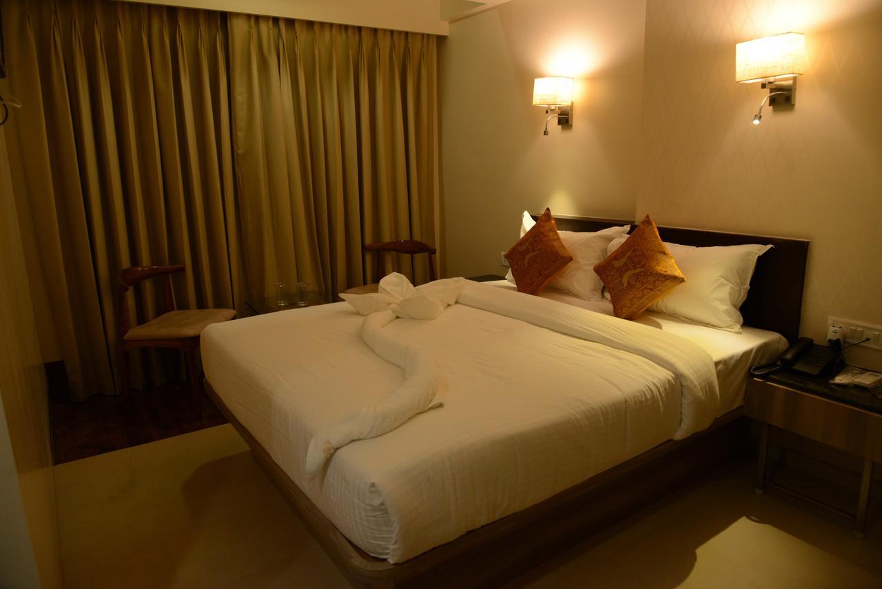The Myriad Hotel Bhayandar Eksteriør bilde