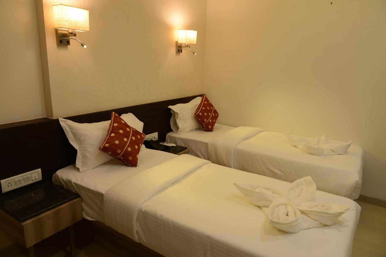 The Myriad Hotel Bhayandar Eksteriør bilde