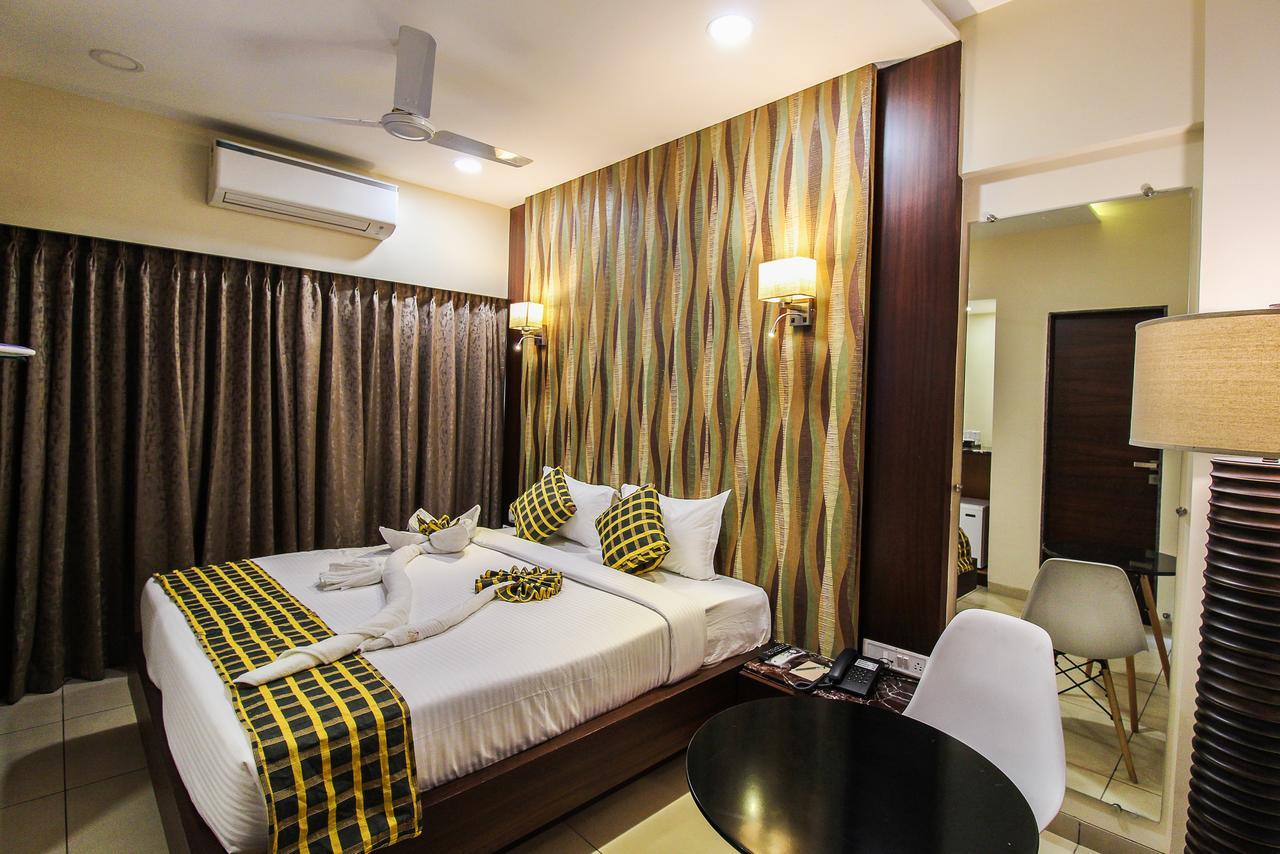 The Myriad Hotel Bhayandar Eksteriør bilde