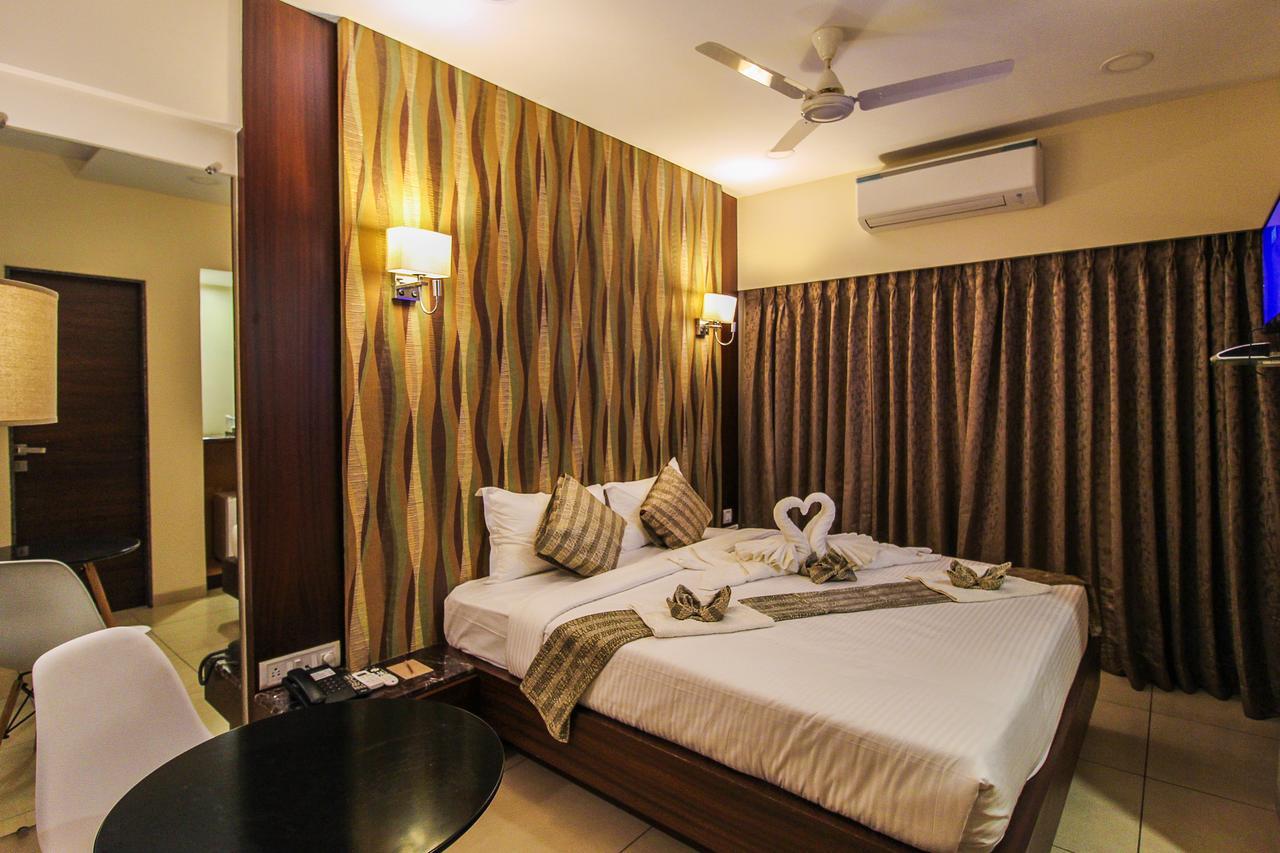 The Myriad Hotel Bhayandar Eksteriør bilde